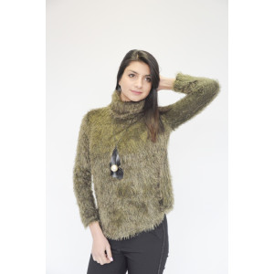 Дамска блуза с висока яка