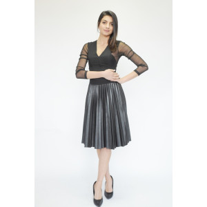 Стилна плисирана кожена пола