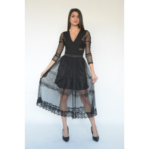 Дамска пола с дантела 