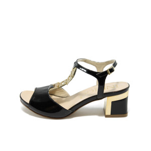 Стилни дамски лачени сандали на нисък ток ИО 1455 черен лакKP