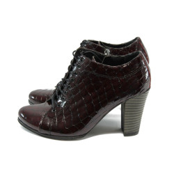 Стилни дамски обувки с ток МИ 800-3591 бордоKP
