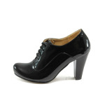 Дамски обувки с ток ЕО лачени черни 14020 черен лакKP