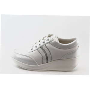 Спортни дамски обувки на платформа бели Jump 7802 бялоKP