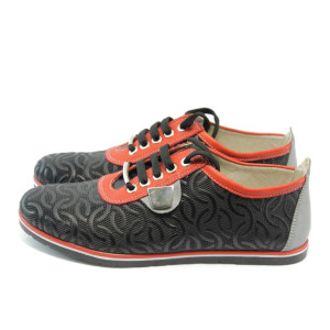 Дамски спортни обувки черни АК 105 черноKP