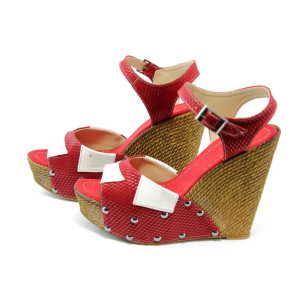 Червени дамски сандали с платформа МИ 50-1949 бордоKP