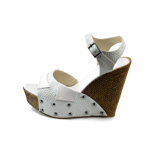 Бели дамски сандали с платформа МИ 50-1949 белиKP
