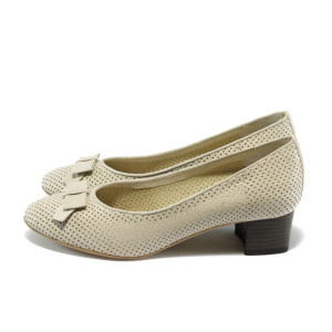 Дамски обувки бежови на ток ГО 0392 бежовиKP