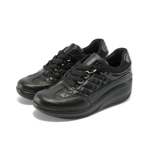 Дамски обувки черни с платформа МИ 217 черниKP