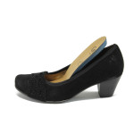 Черни велурени дамски обувки за широко стъпало Caprice 9-22401-24 черен велурKP