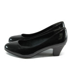 Лачени черни дамски обувки за широко стъпало Jana 8-22463-24 черен лакKP