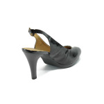 Черни лачени обувки с отворена пета Caprice 9-29604-24 черенKP