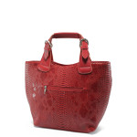 Червена дамска чанта със змийска шарка