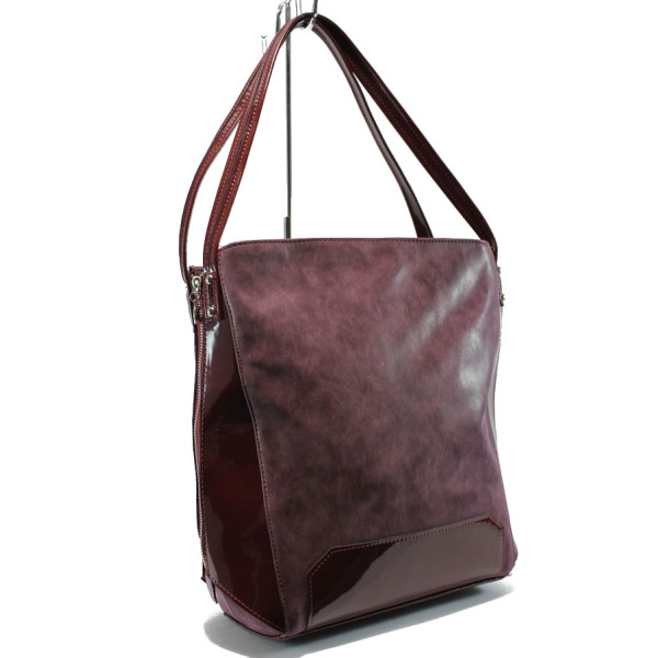 Винена дамска чанта, лачена еко кожа - удобство и стил за вашето ежедневие N 10007822