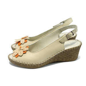 Бежови ортопедични дамски сандали от естествена кожа