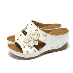 Бели анатомични дамски чехли