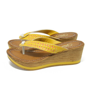 Жълти дамски чехли с платформа