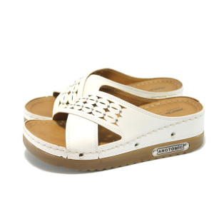 Бели анатомични дамски чехли