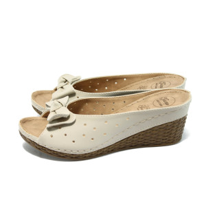 Анатомични бежови чехли Jump