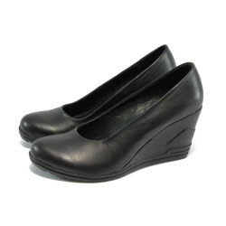 Черни дамски обувки - анатомични, с платформа НЛ 165-15462 черенKP