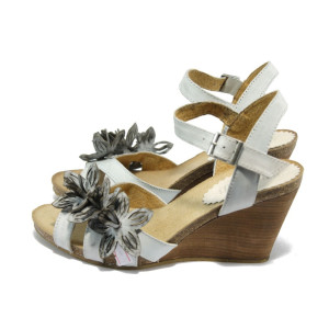 Бели дамски сандали на платформа, естествена кожа