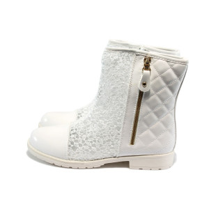 Бели летни дамски боти с дантела