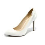Бели дамски обувки с висок тънък ток