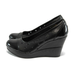 Анатомични черни дамски обувки на платформа, естествена кожа