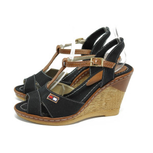 Черни дамски сандали с платформа