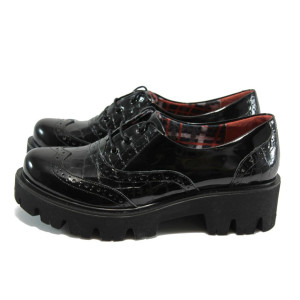 Черни ортопедични дамски обувки от естествена кожа