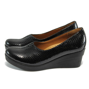 Черни ортопедични дамски обувки с платформа