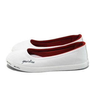 Бели спортни дамски обувки