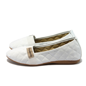 Бели лачени дамски еспадрили