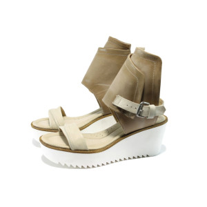 Анатомични бежови дамски сандали, естествен набук