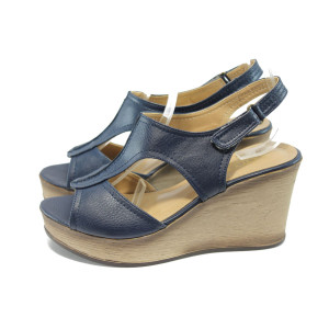 Сини дамски сандали на платформа