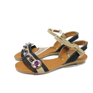 Равни дамски сандали