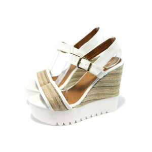 Атрактивни дамски сандали на платформа