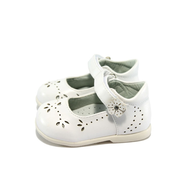 Ортопедични бебешки обувки - бели