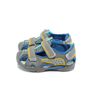 Детски сандалки с лепенка