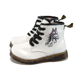 Бели детски ботуши