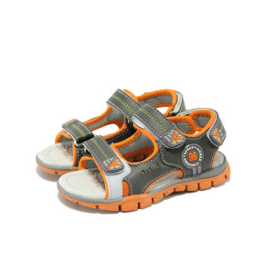 Детски сандалки с лепенка