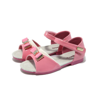 Розови лачени анатомични детски сандали с панделка
