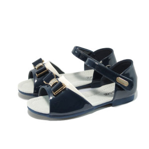 Сини лачени анатомични детски сандали с панделка