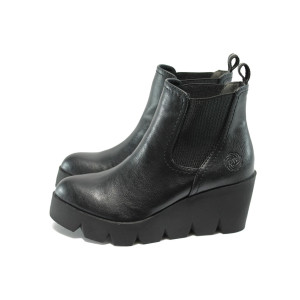 Черни дамски боти Marco Tozzi с платформа