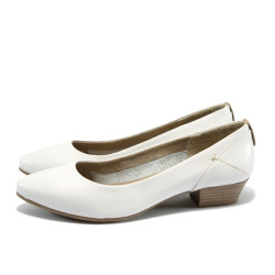 Бели дамски обувки с нисък ток Jana 8-22200-24 бялKP