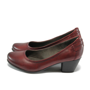 Дамски обувки с нисък ток от естествена кожа