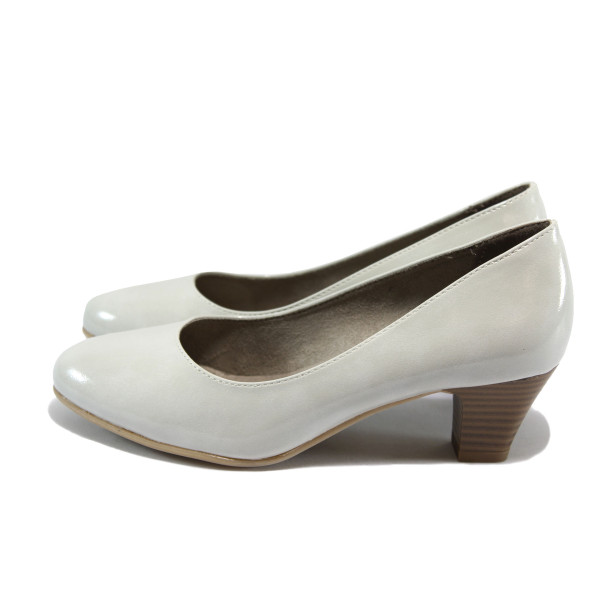 Бежови дамски обувки със среден ток, лачена еко кожа - ежедневни обувки за пролетта и есента N 10007790