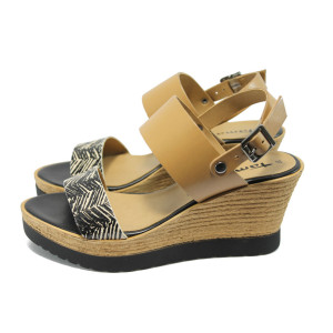 Бежови дамски сандали с платформа Tamaris 1-28370-24 бежовKP