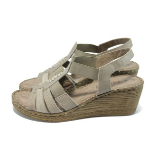 Бежови дамски сандали с платформа Jana 8-28309-24 таупеKP