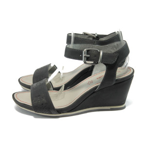 Черни дамски сандали с мемори пяна