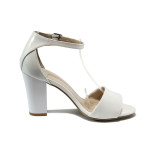 Бели дамски сандали, лачена еко кожа - всекидневни обувки за лятото N 10008412
